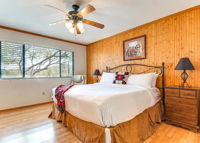 'full Circle Ranch' W/ Mtn Views In Cave Creek! *
